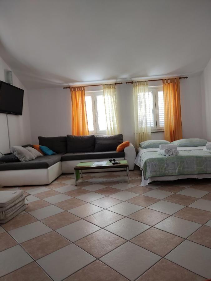 Apartments Markota Sukošan Екстериор снимка
